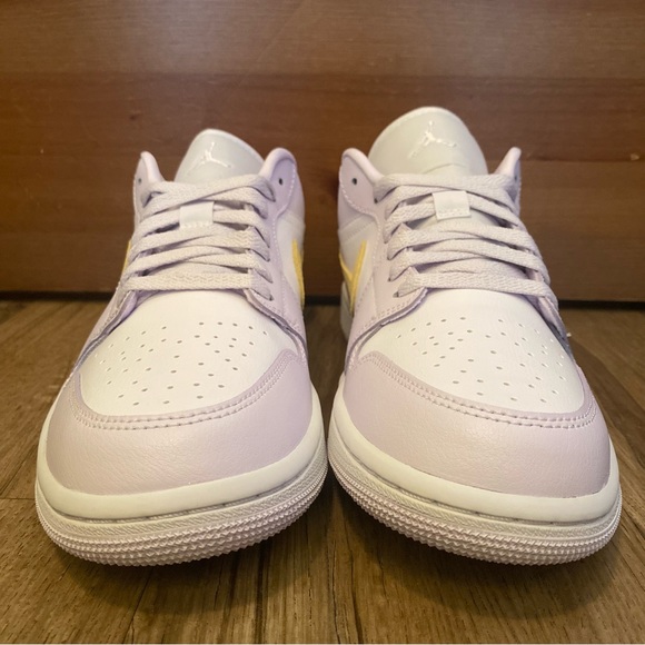 ✨ WMNS AIR JORDAN 1 LOW - Picture 7 of 12